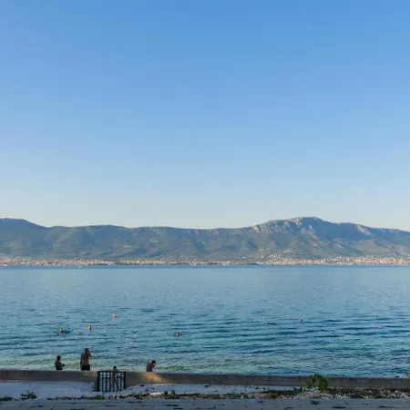 Apartmán Miranda With Terrace And Bbq By The Sea
